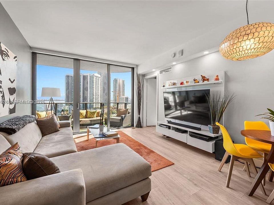 miami Apartment: 121 NE 34th St