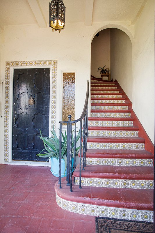 Los Angeles House: 1936 N. Hoover St.