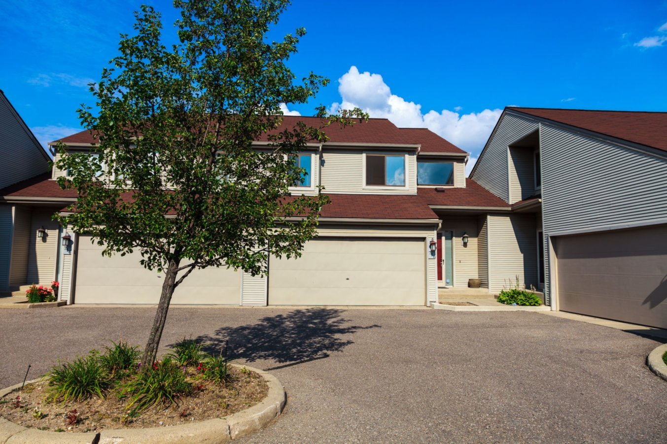 Rochester Hills Condo: 716 Eton Court
