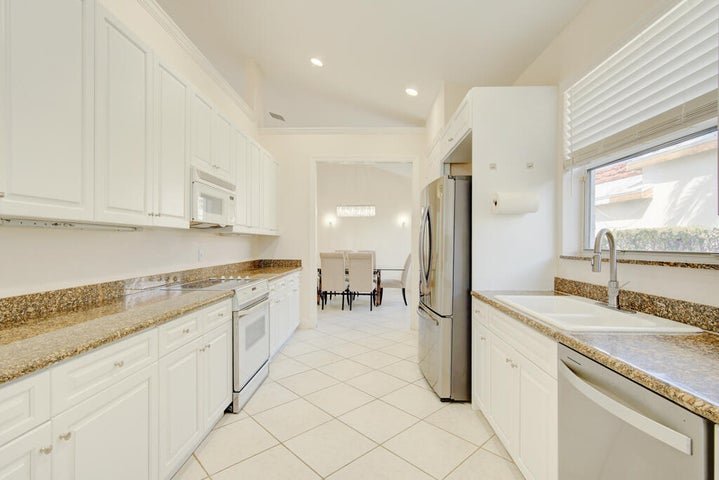 West Palm Beach House: 6646 Oakmont Way