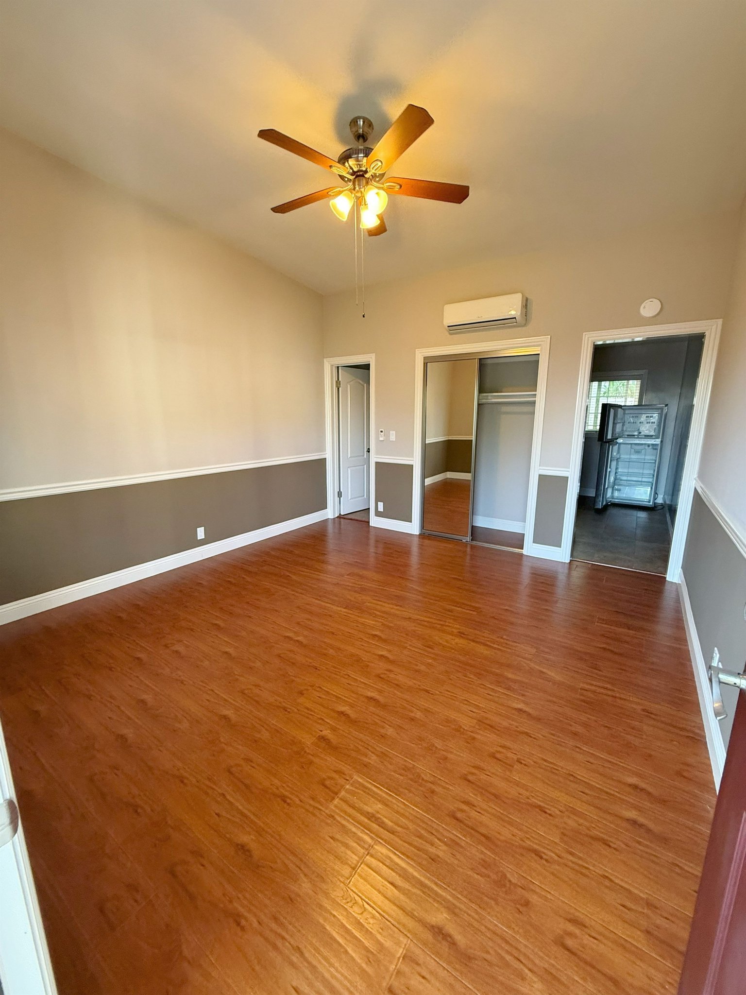 Pasadena Apartment: 276 S Sierra Madre Blvd