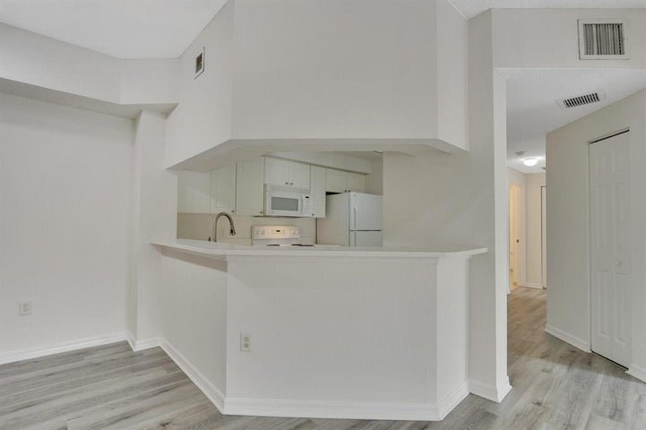 Palm Beach Gardens Condo: 2725 Anzio Court 202