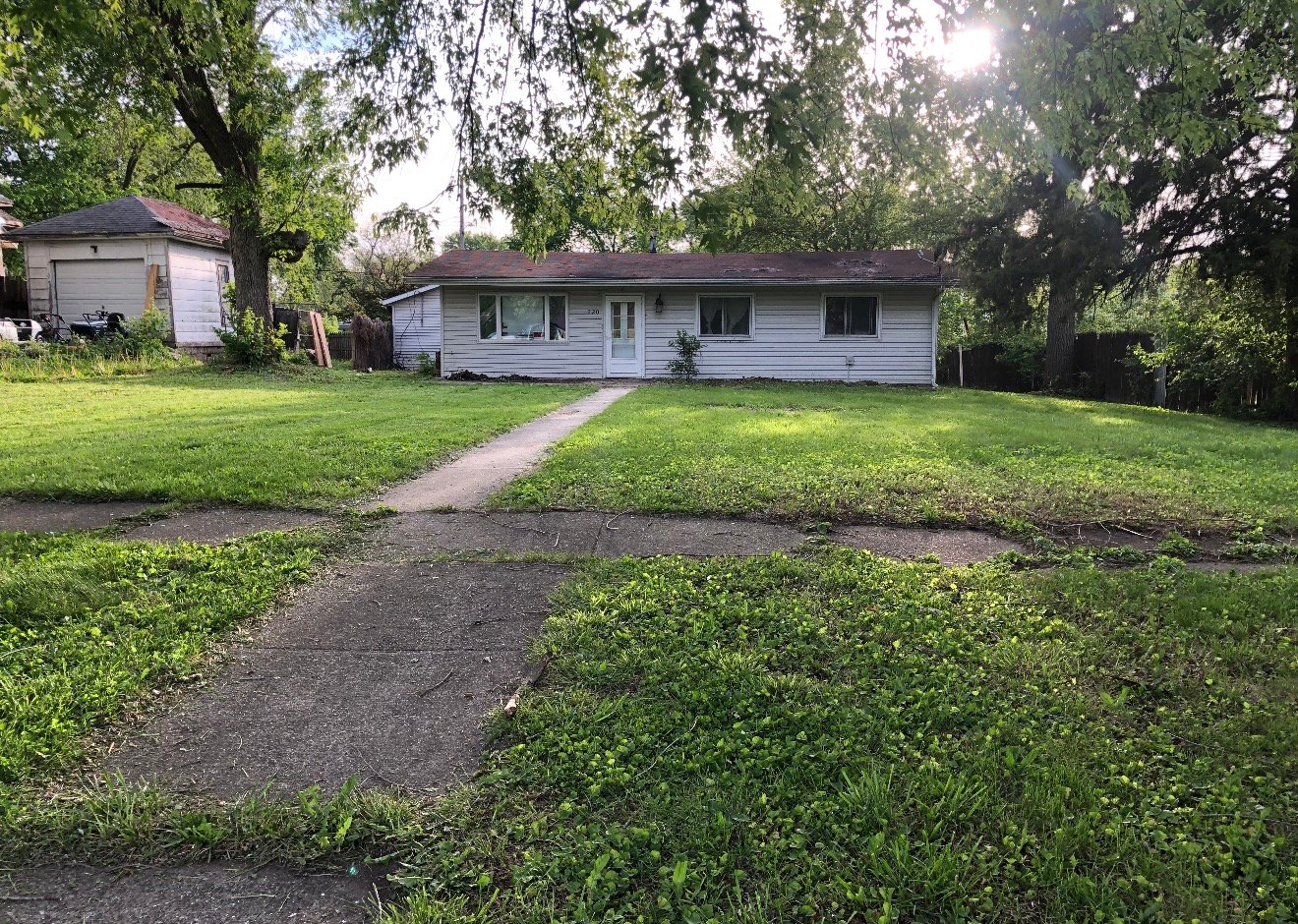 Rankin House: 220 N Johnson St