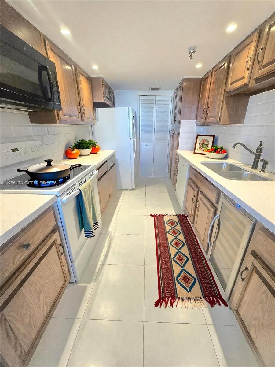 Boca Raton Condo: 899 Jeffery Street 2040