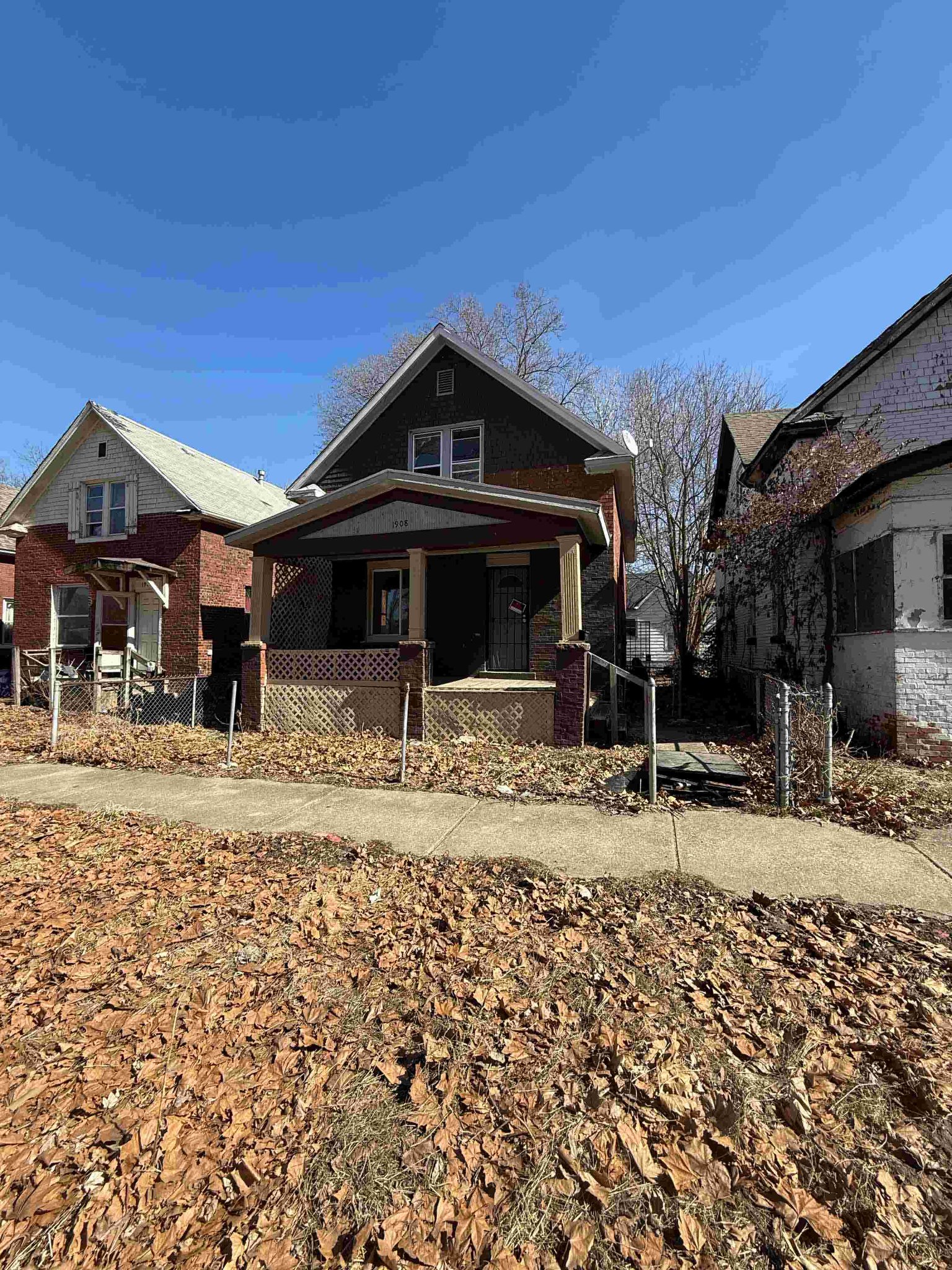 Decatur House: 1908 N Union St