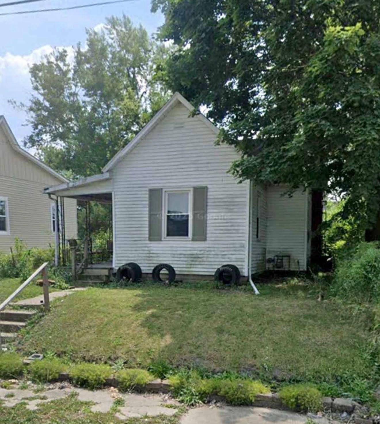 Muncie House: 319 W 10th St