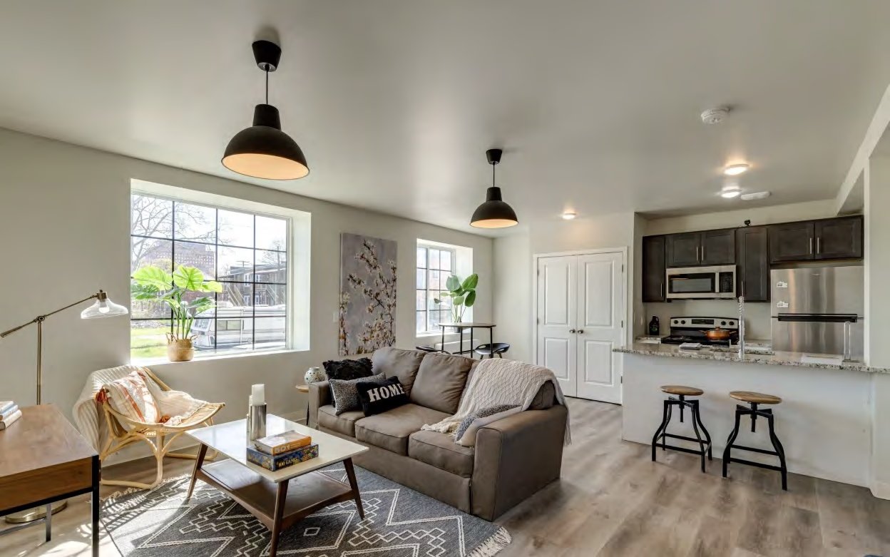 Detroit Apartment: 1800 West Bethune Street,