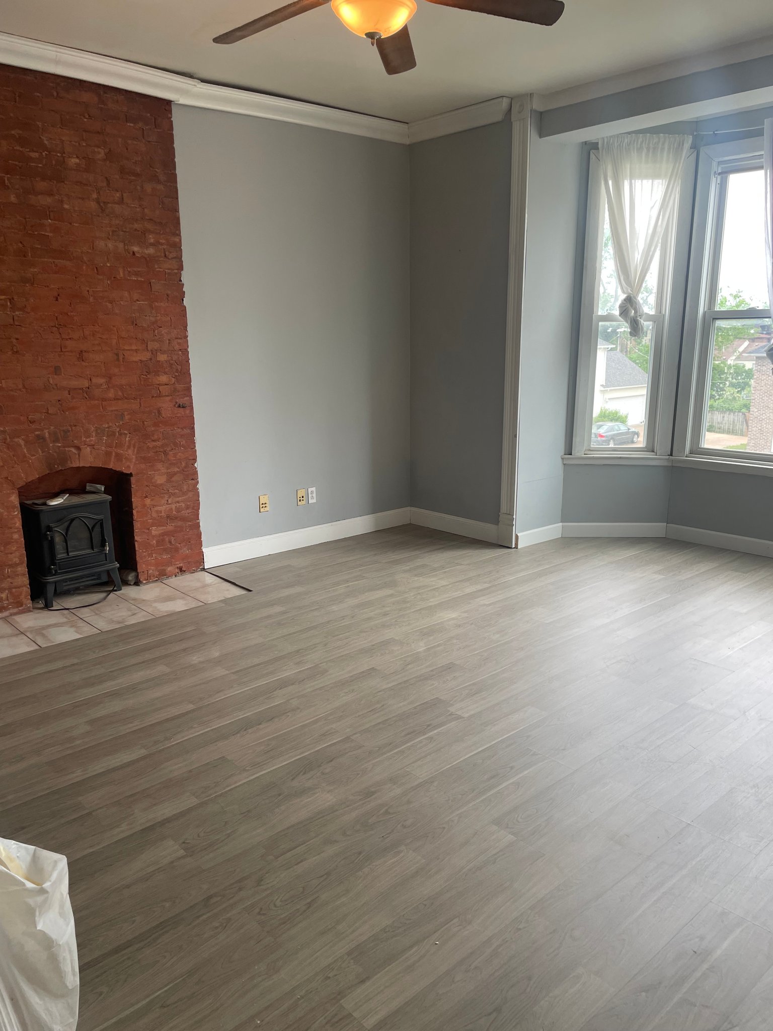 Saint Louis House: 1 Vernon Ave