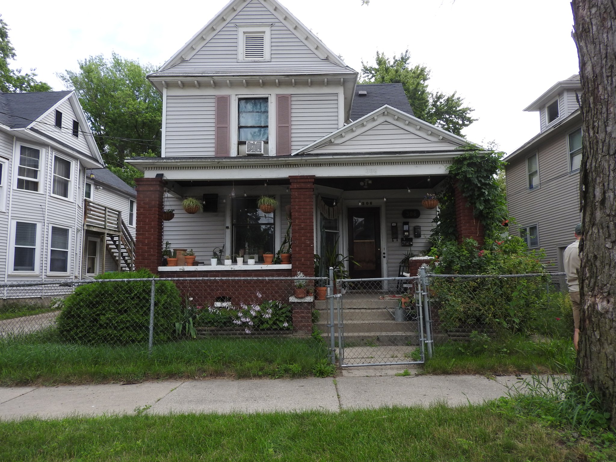 Grand Rapids Apartment: 306 Gold Ave NW