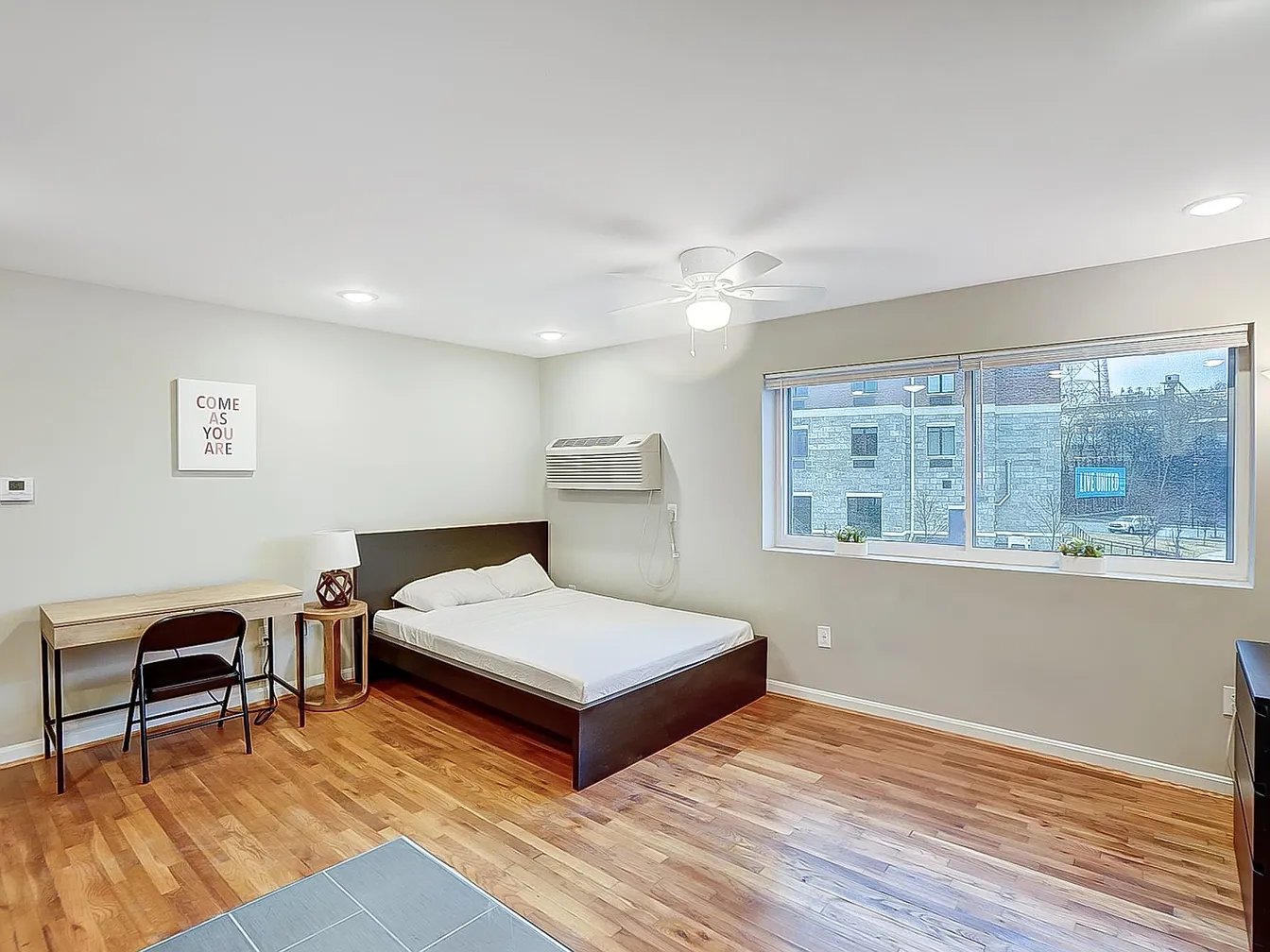 Cincinnati Apartment: 2341 Burnet Ave