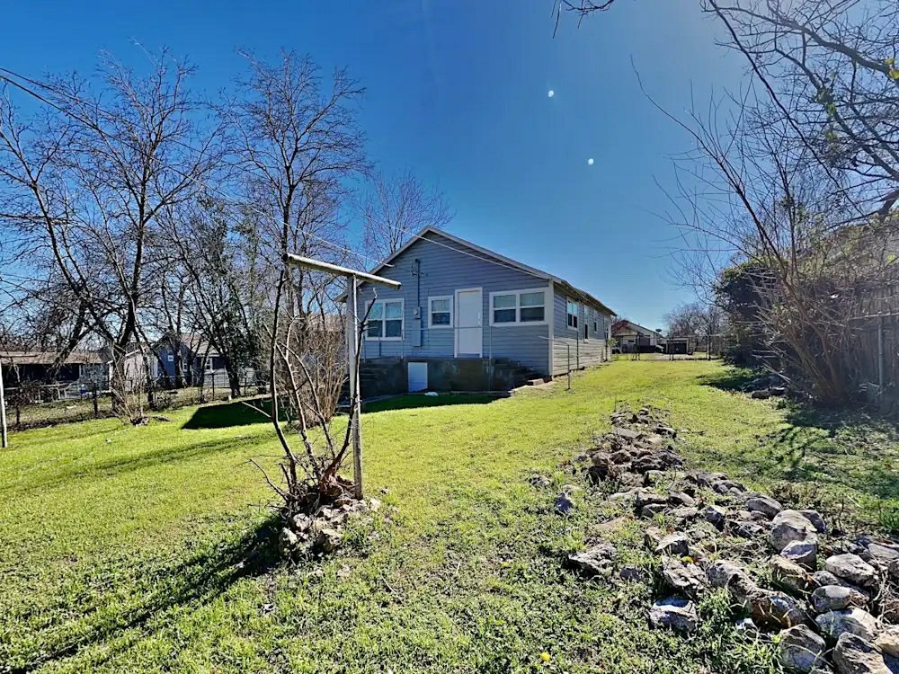 Fort Worth House: 5728 Kilpatrick