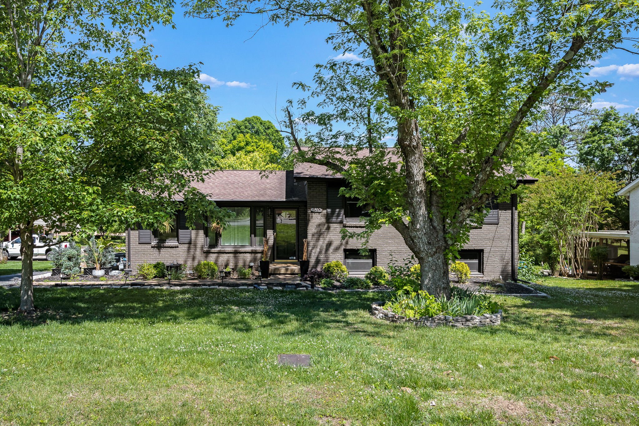 Nashville House: 4812 E Longdale Dr