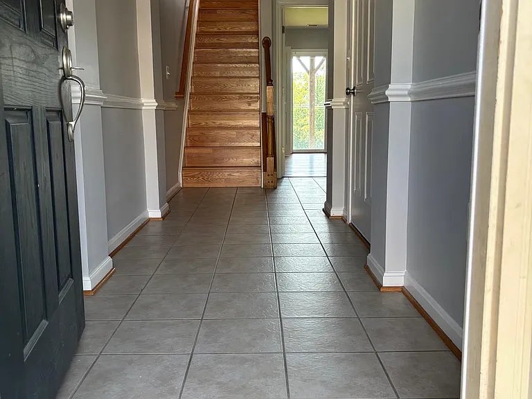 Woodbridge Condo: 15711 John Diskin Cir