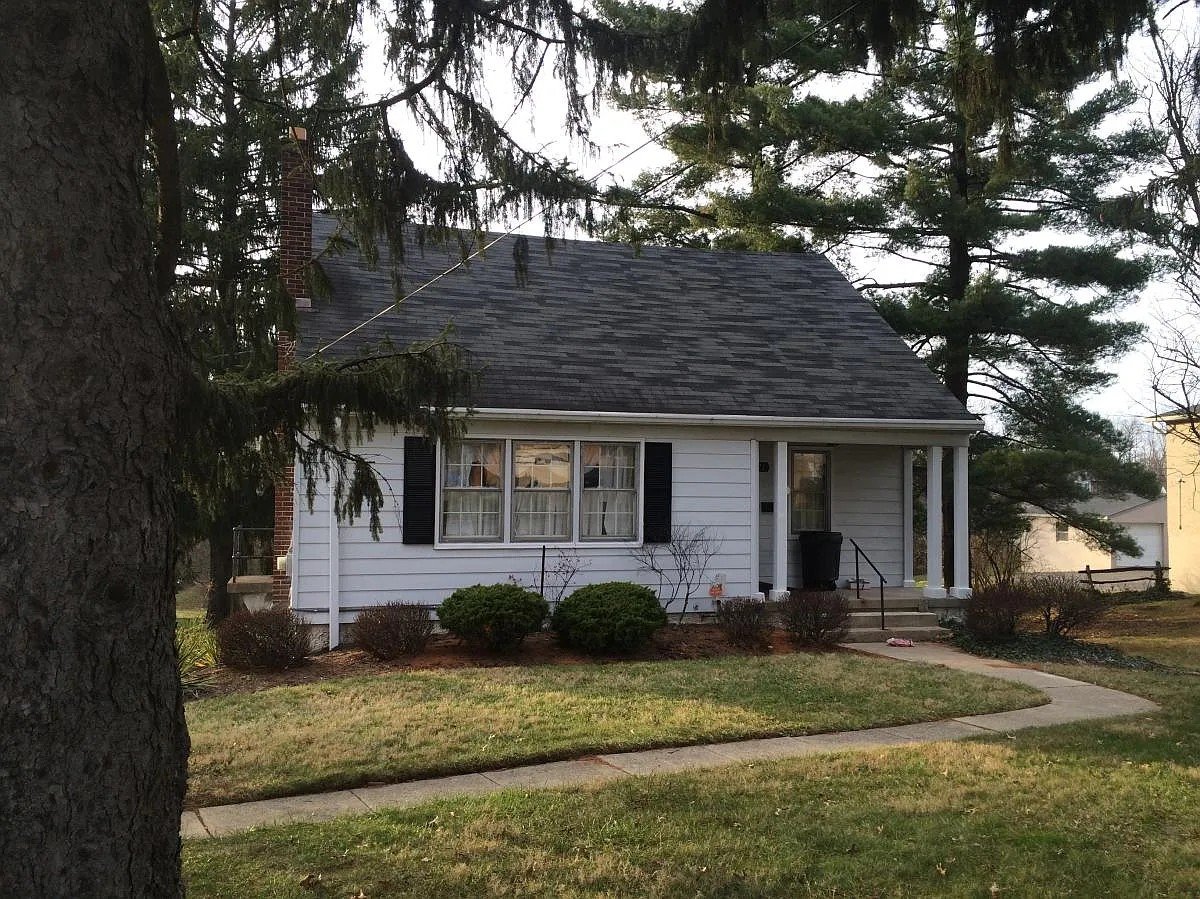 Cincinnati House: 7771 Cheviot Ave