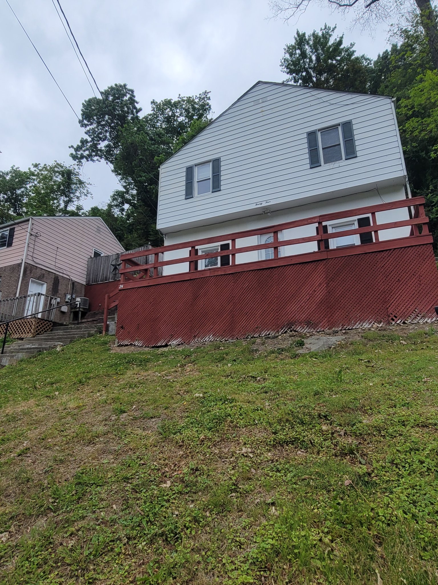 Charleston House: 24 lance dr