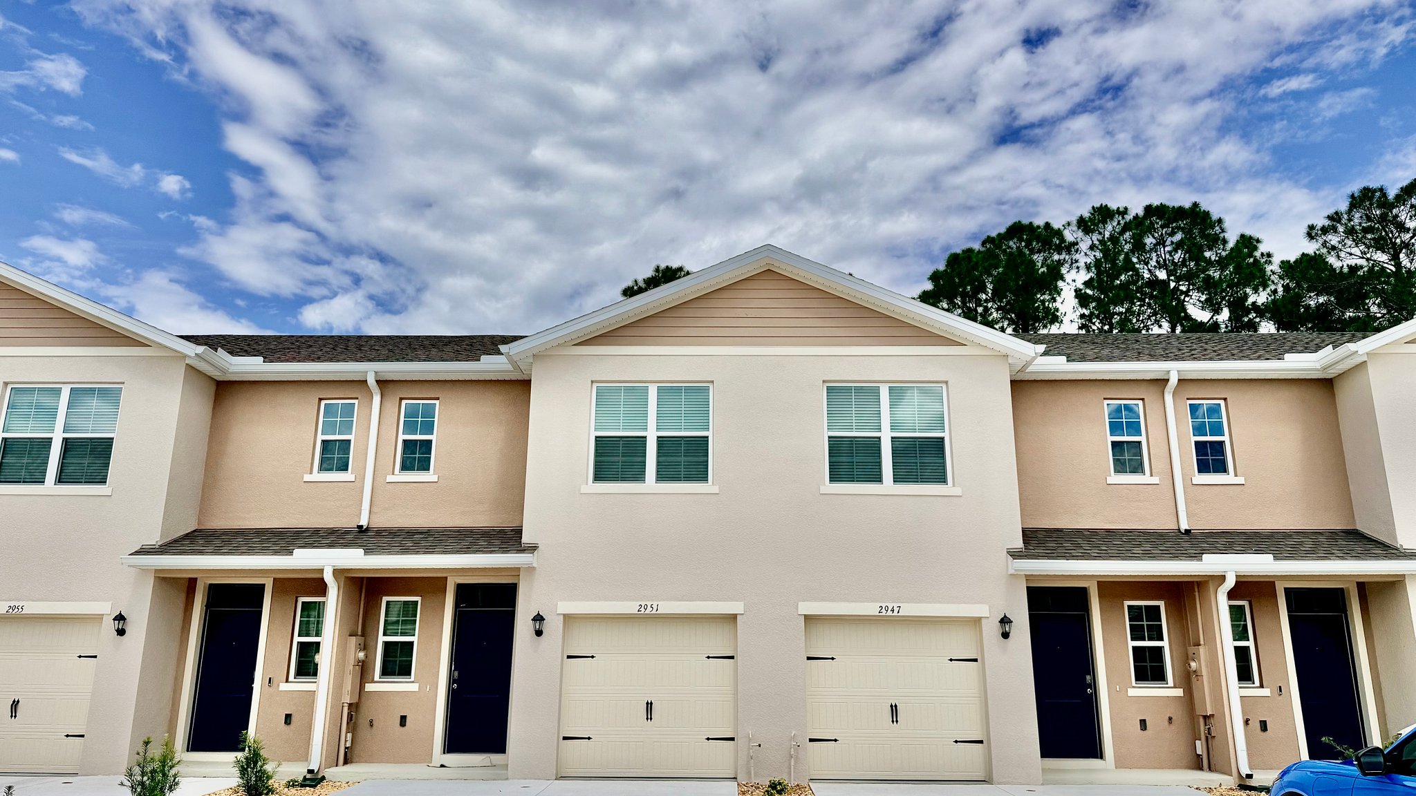 Davenport House: 2947 Canary Ave
