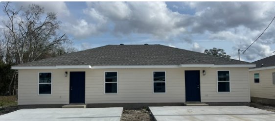 Thibodaux Townhome: 202 Iris St.