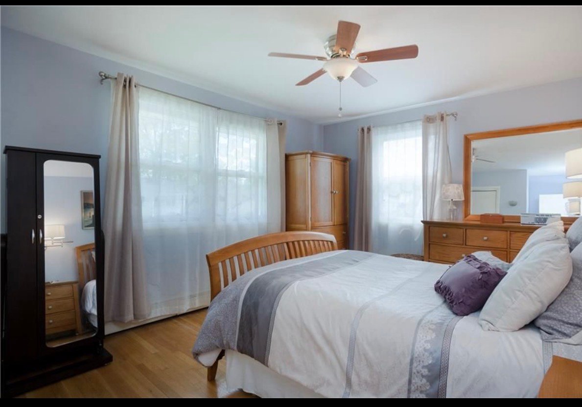 Greenville House: 18 Candlewood Dr