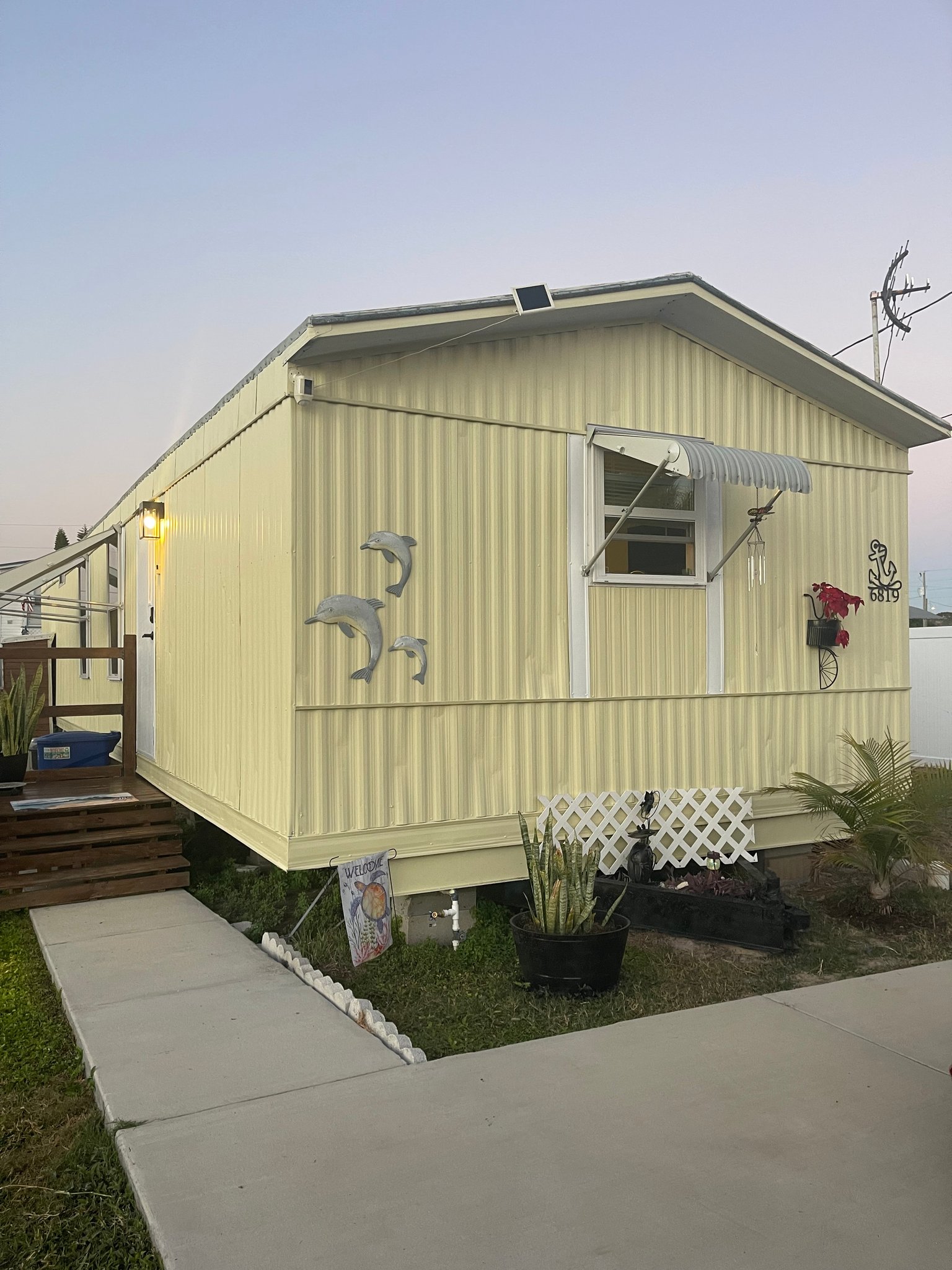 Hudson House: 6819 Heron Ln