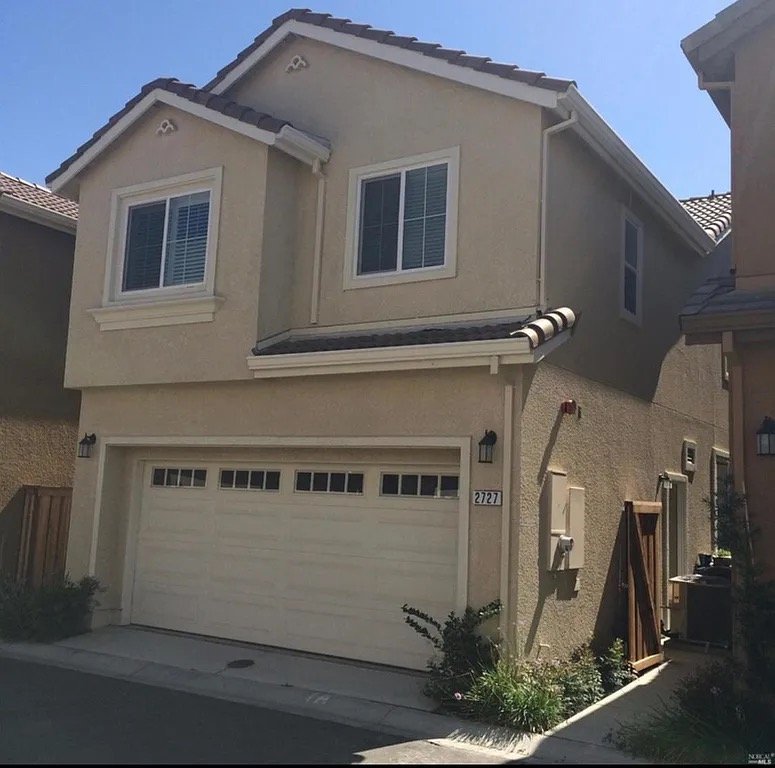 Fairfield House: 2727 Blakely Ln