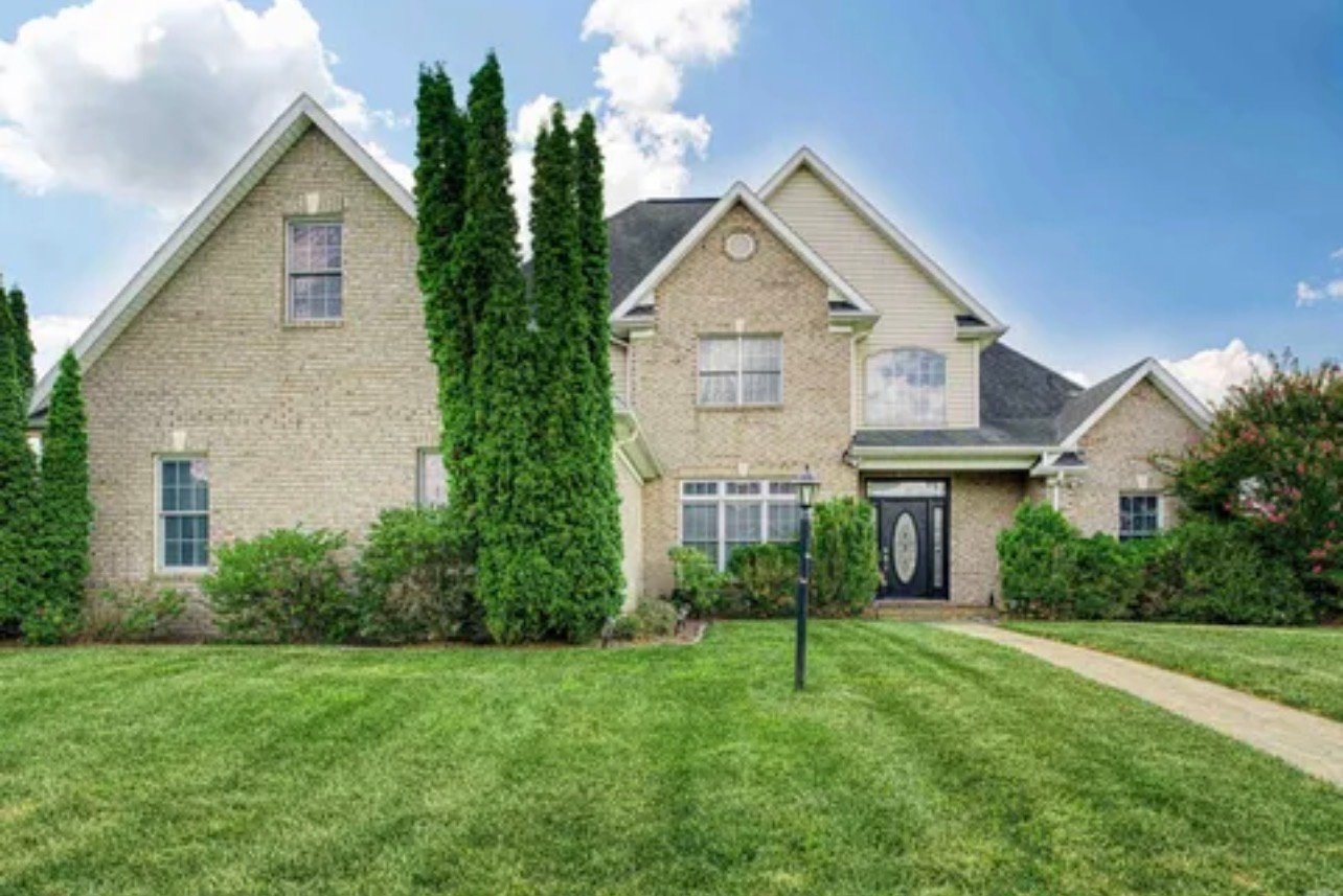 Evansville House: 10630 Bernadette Dr