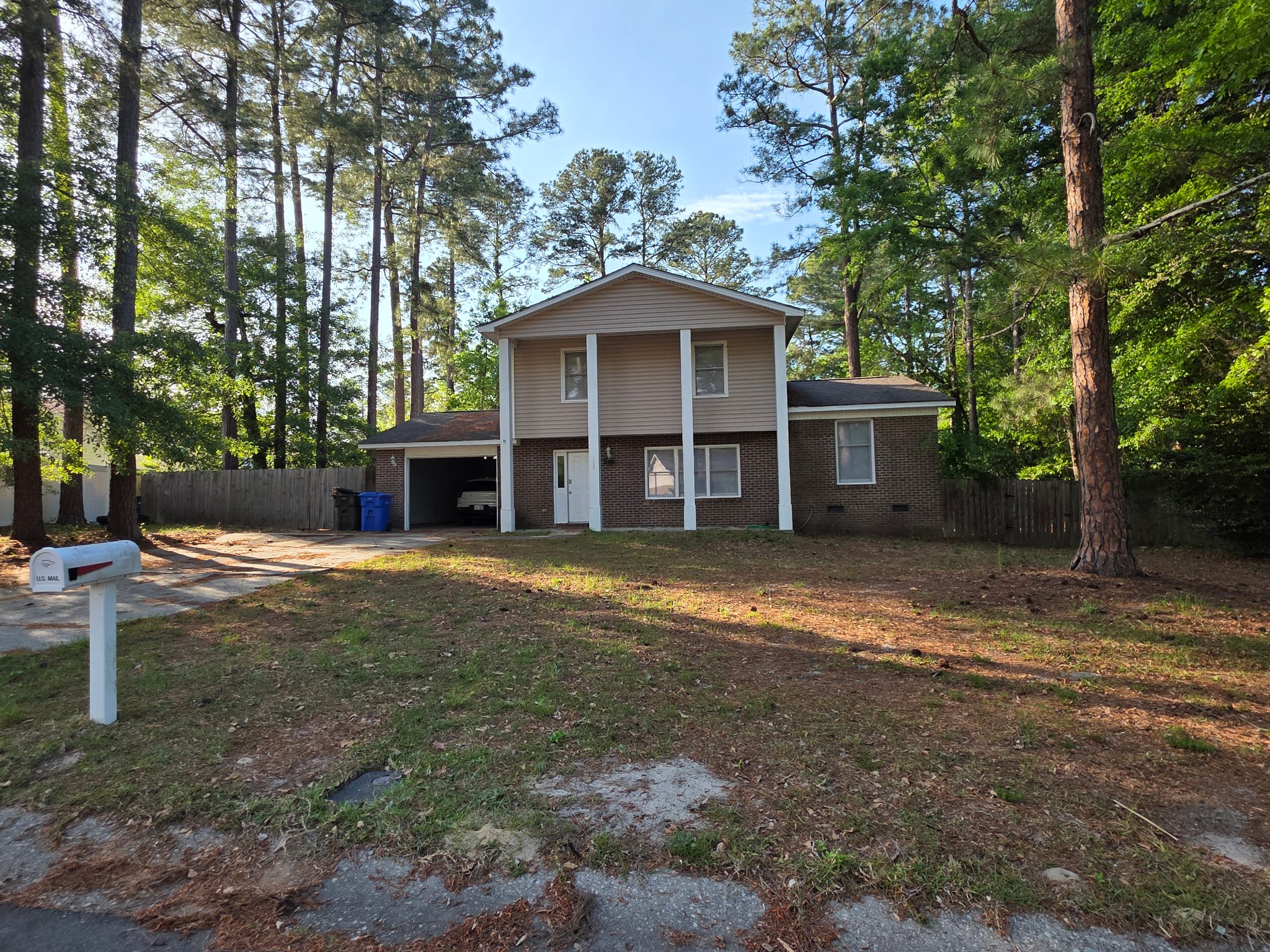 Fayetteville House: 1632 Barber Ave