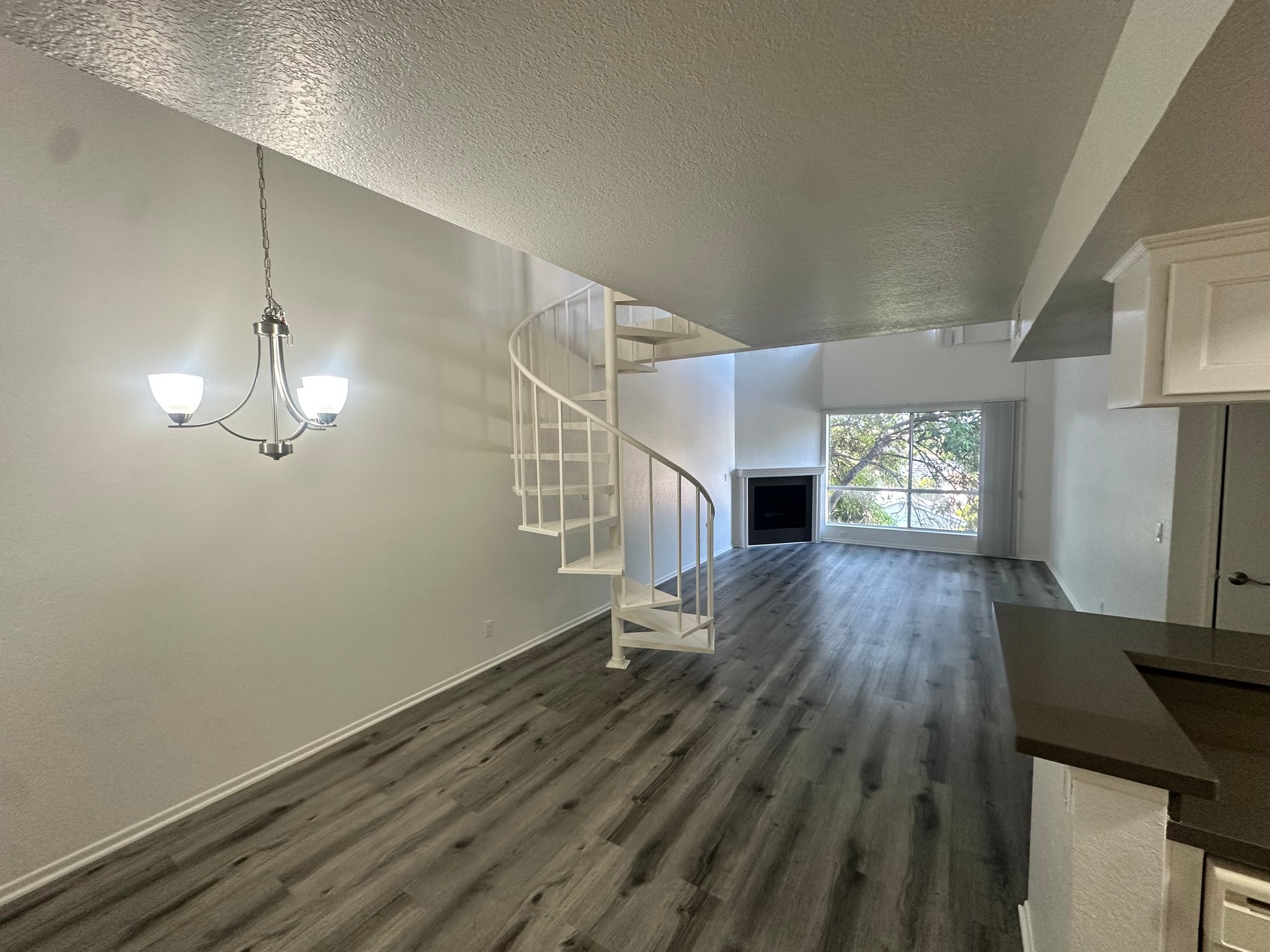 Sherman Oaks Apartment: 15009 Moorpark st