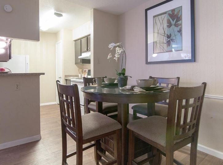 Houston Apartment: 4800 Lamonte Ln