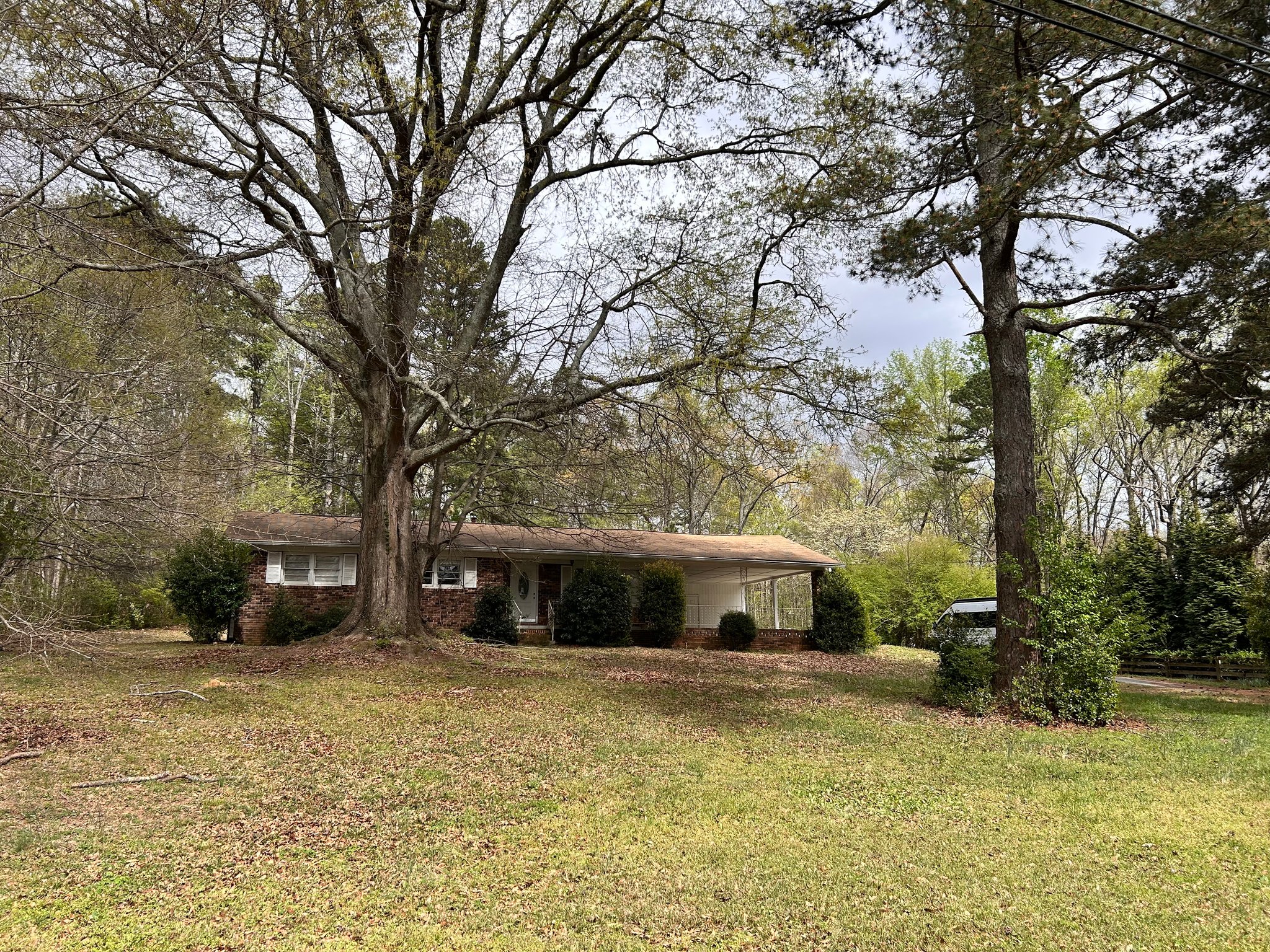 Sugar Hill House: 5007 Spring Hill Dr