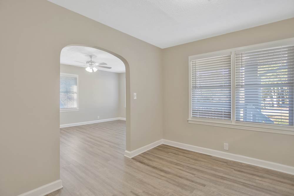 Decatur House: 1978 Glendale Dr