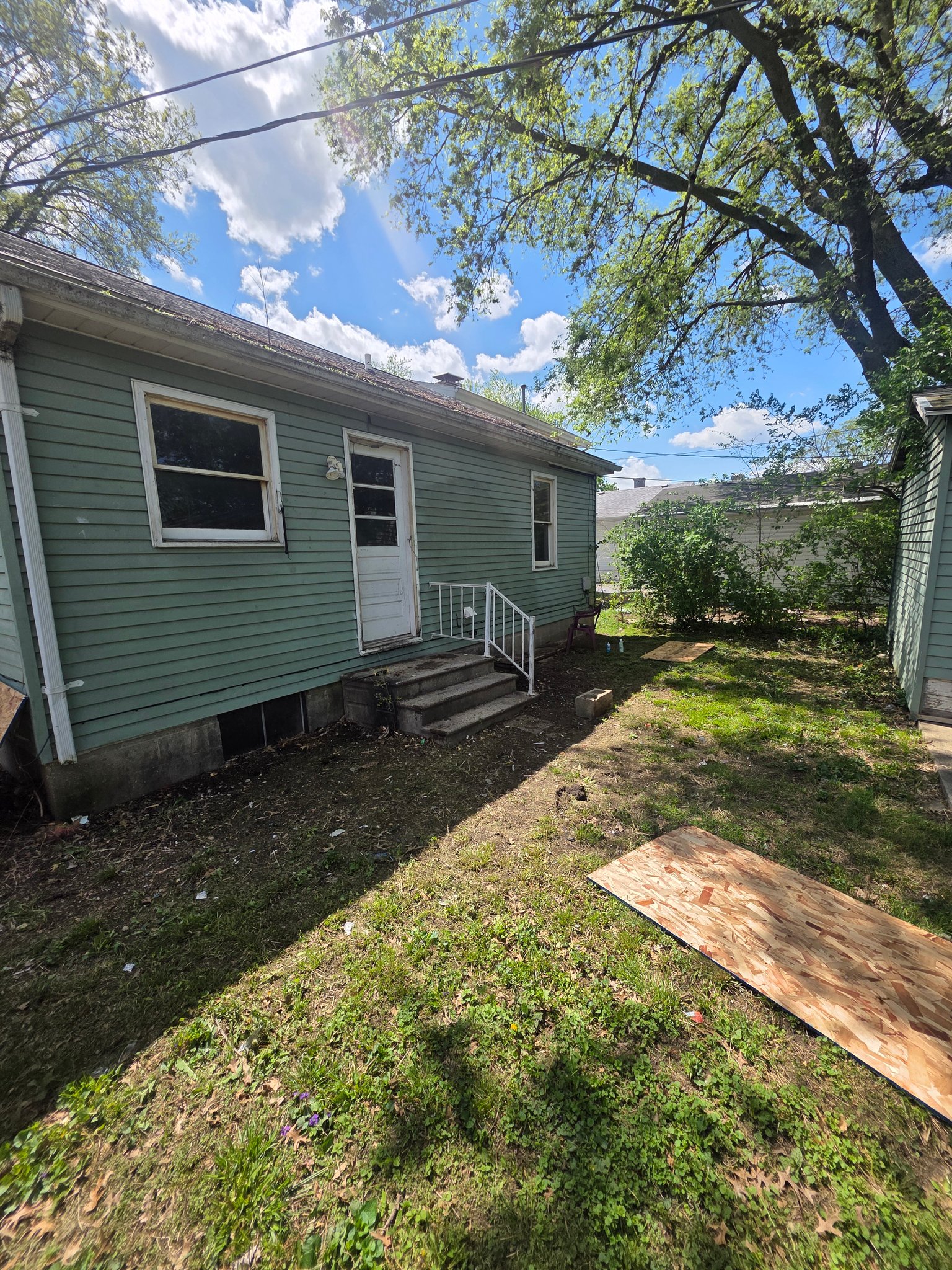 Decatur House: 2448 East Wood Street