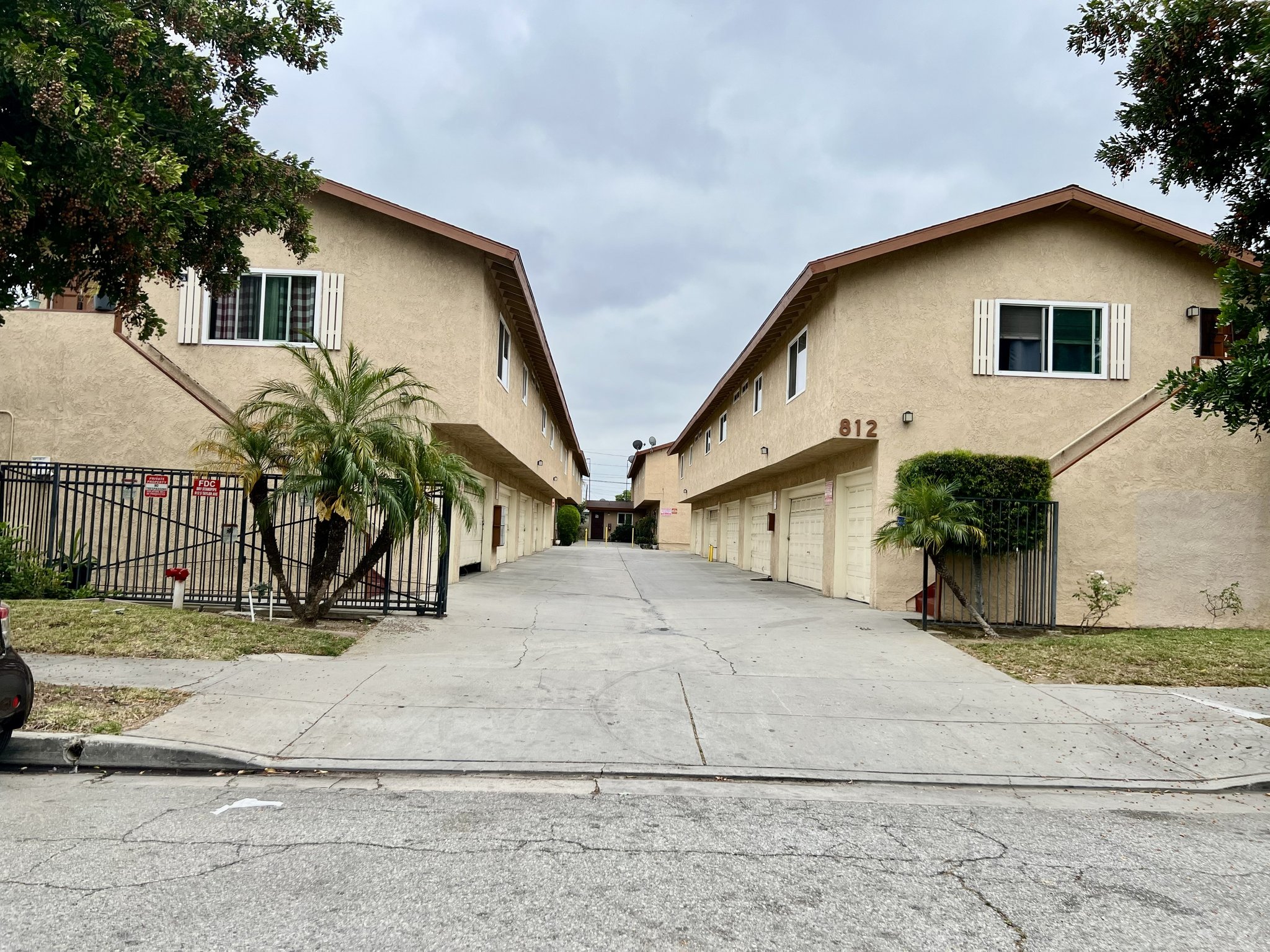Montebello Townhome: 812 S Taylor ave