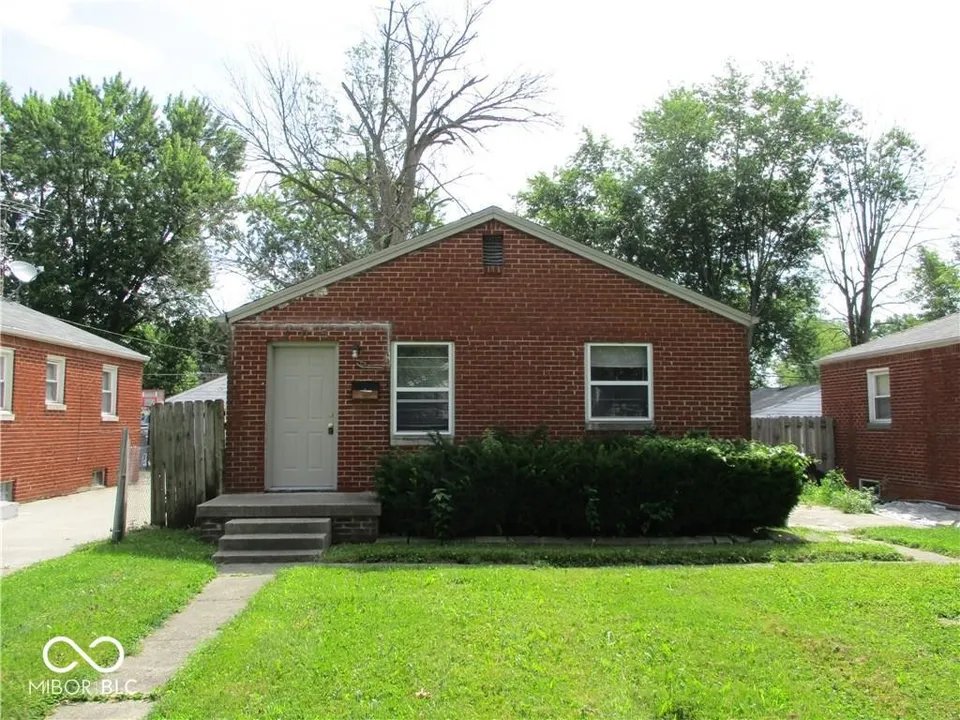 Indianapolis House: 405 S Sheridan Ave