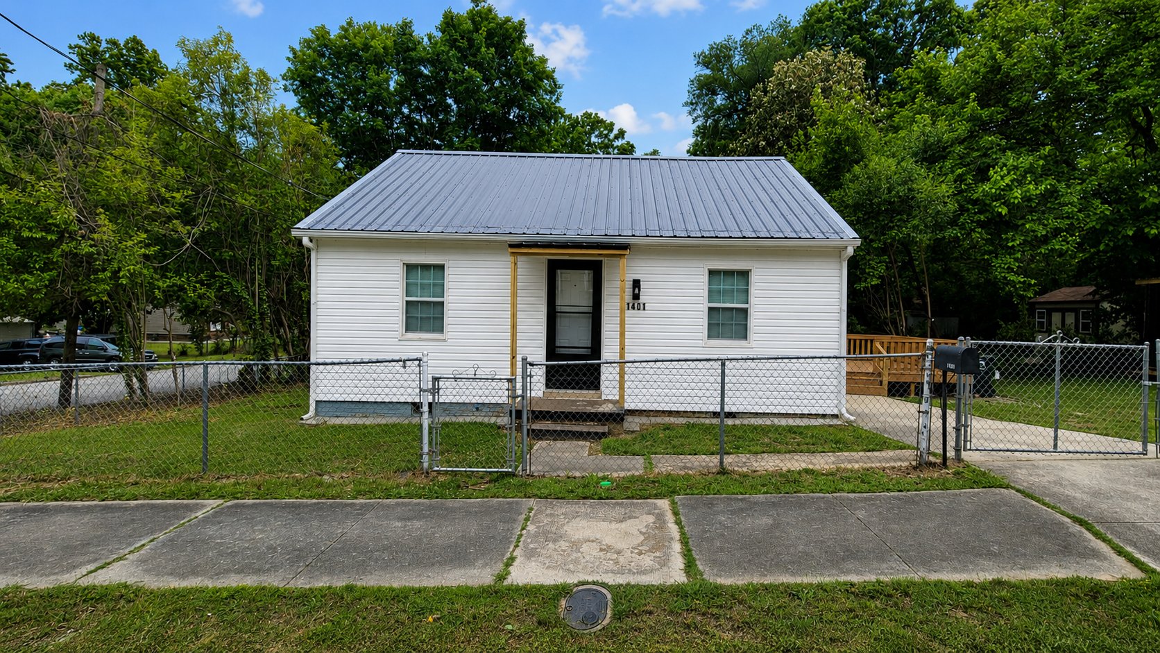 Greensboro House: 1401 Oak St