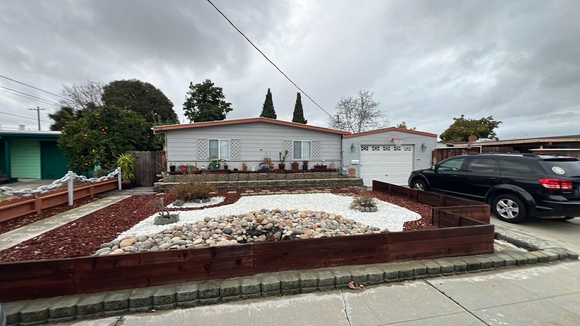 San Lorenzo Multiplex: 16293 Galway Ct