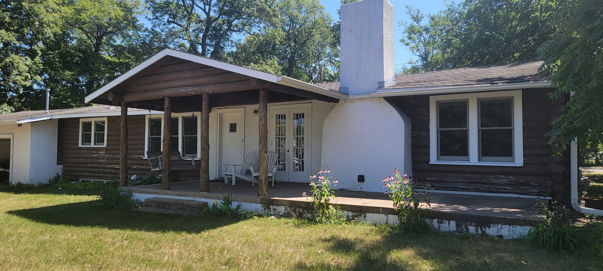 Minnetonka House: 19101 Delton Ave
