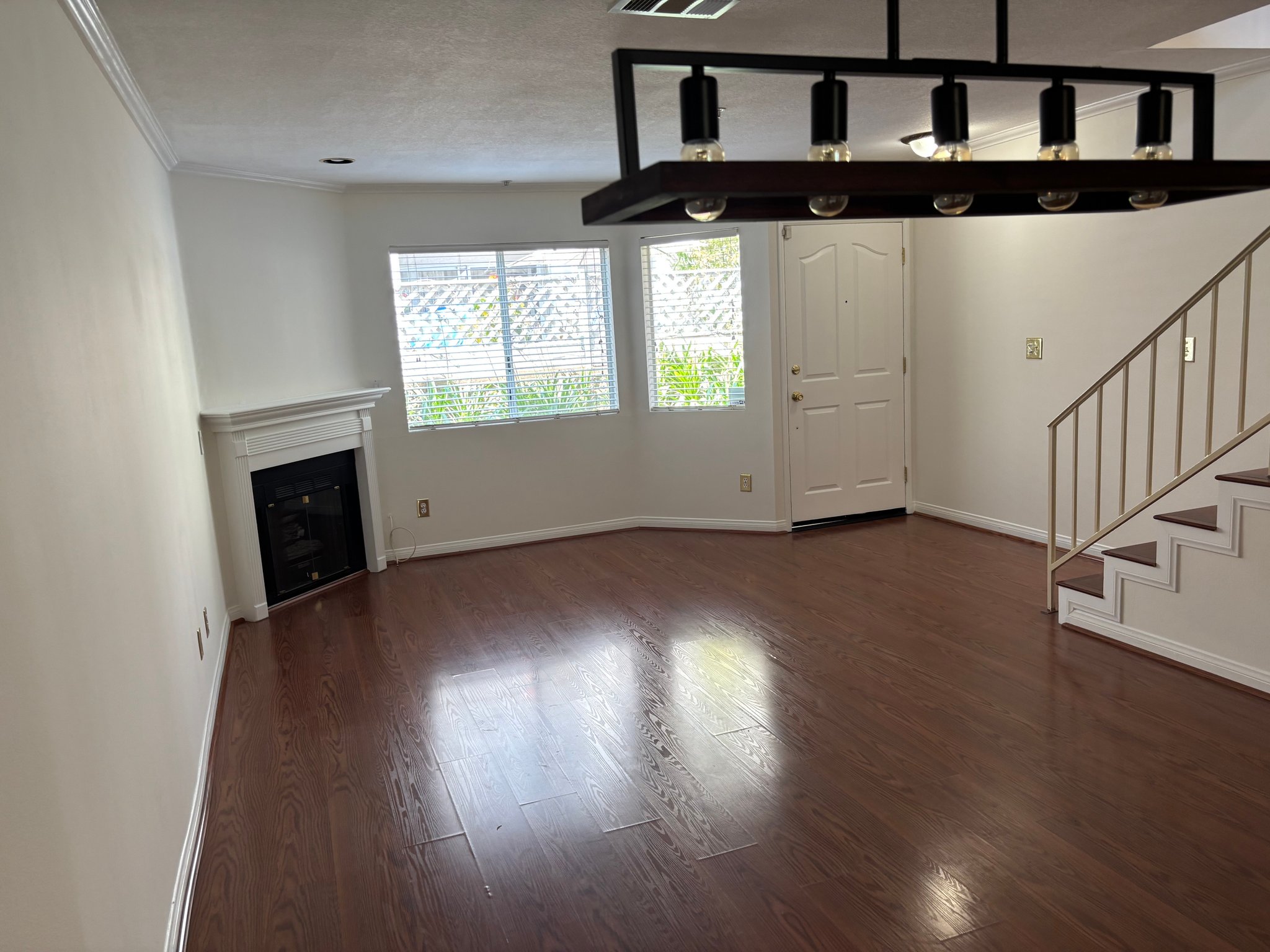 Glendale Other: 219 N Adams St