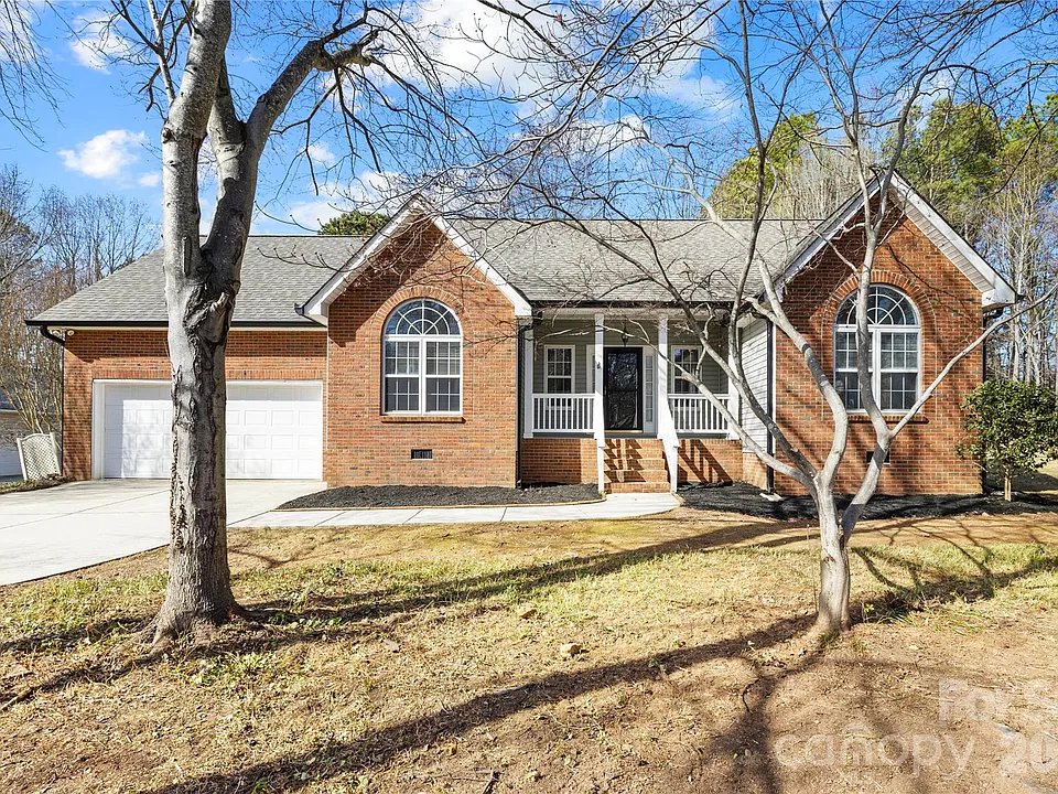 Mooresville House: 108 Woodstork Cove Dr