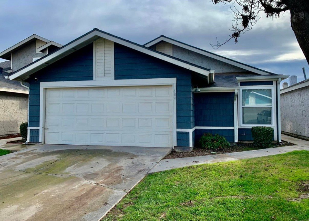 Visalia House: 1403 E Sunnyview Ave