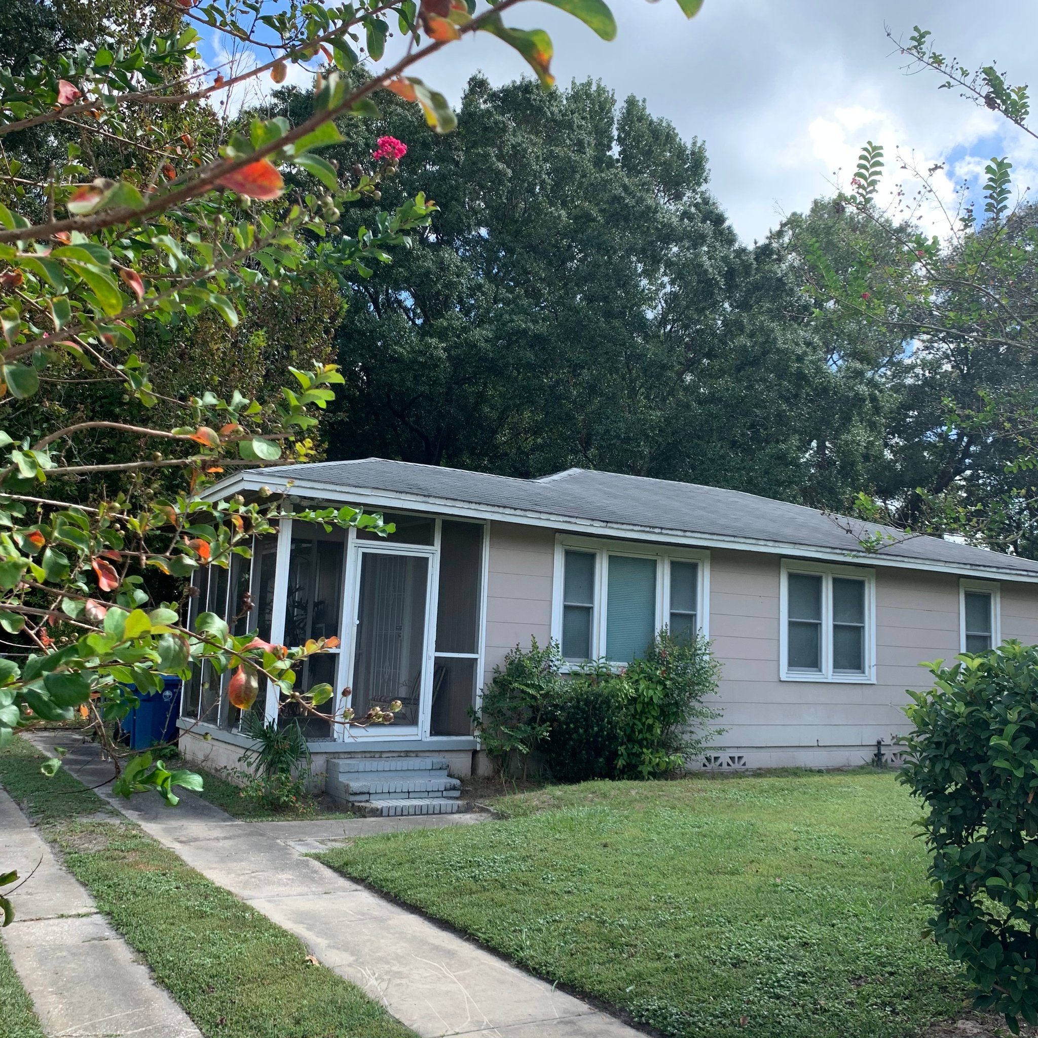 Jacksonville House: 5803 Poitier Dr
