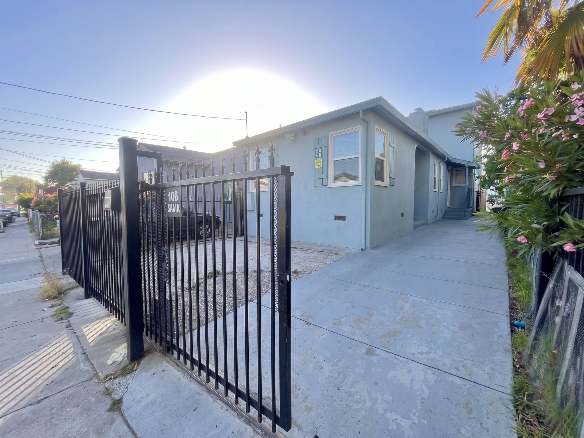 Ave Oakland House: 1243 91St,