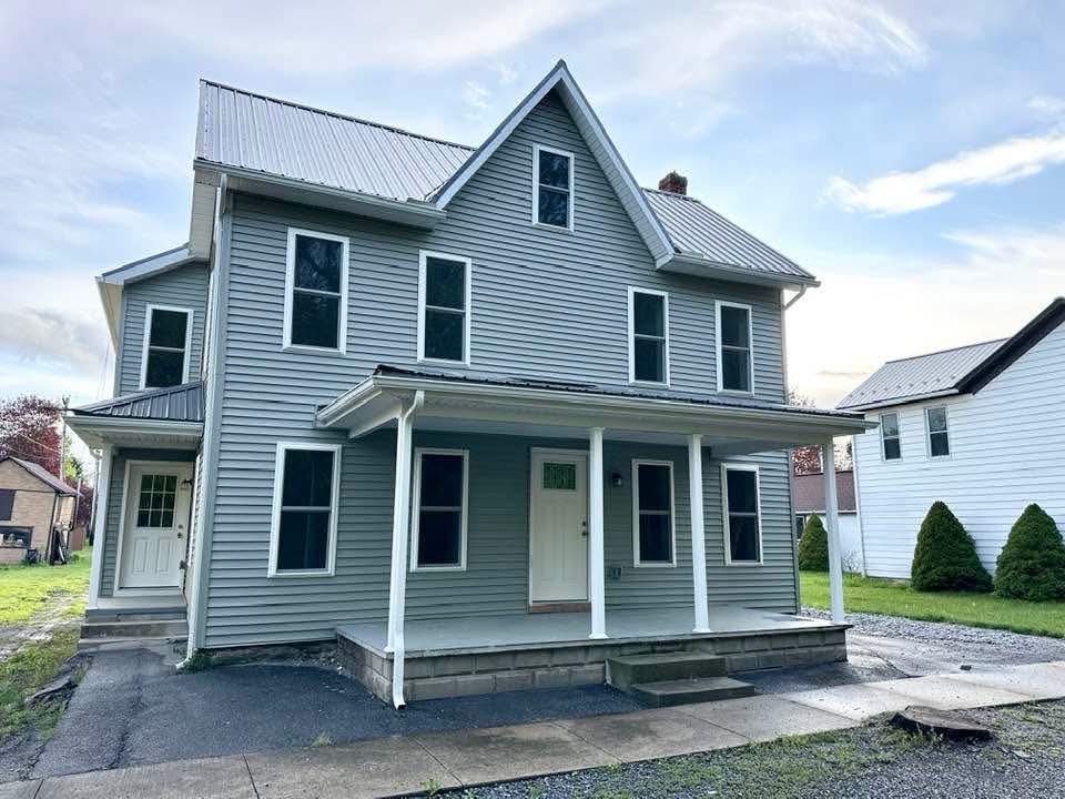 Milheim House: 106 Water St