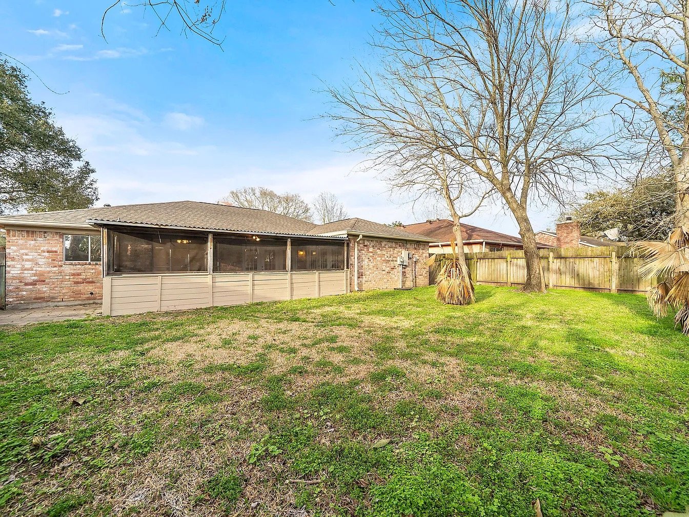 Houston House: 16727 Royal Mile Ln