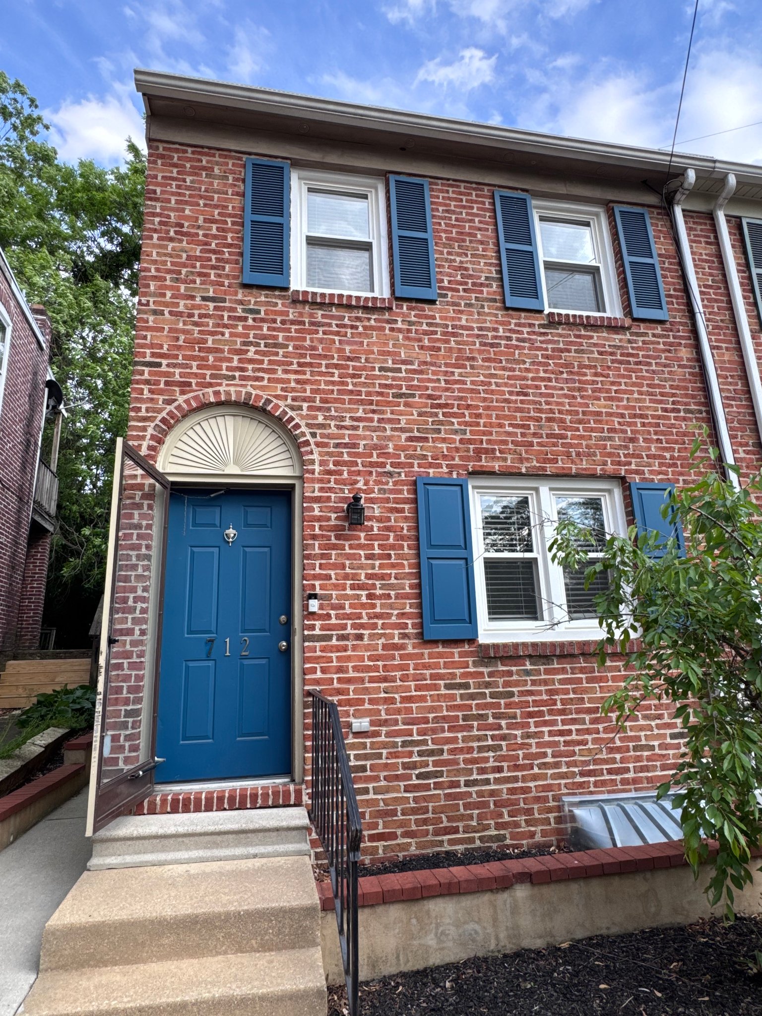 Wilmington Townhome: 712 Woodlawn Ave