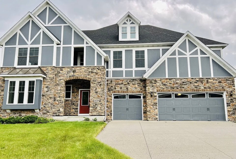 Eden Prairie House: 16499 Beverly Dr