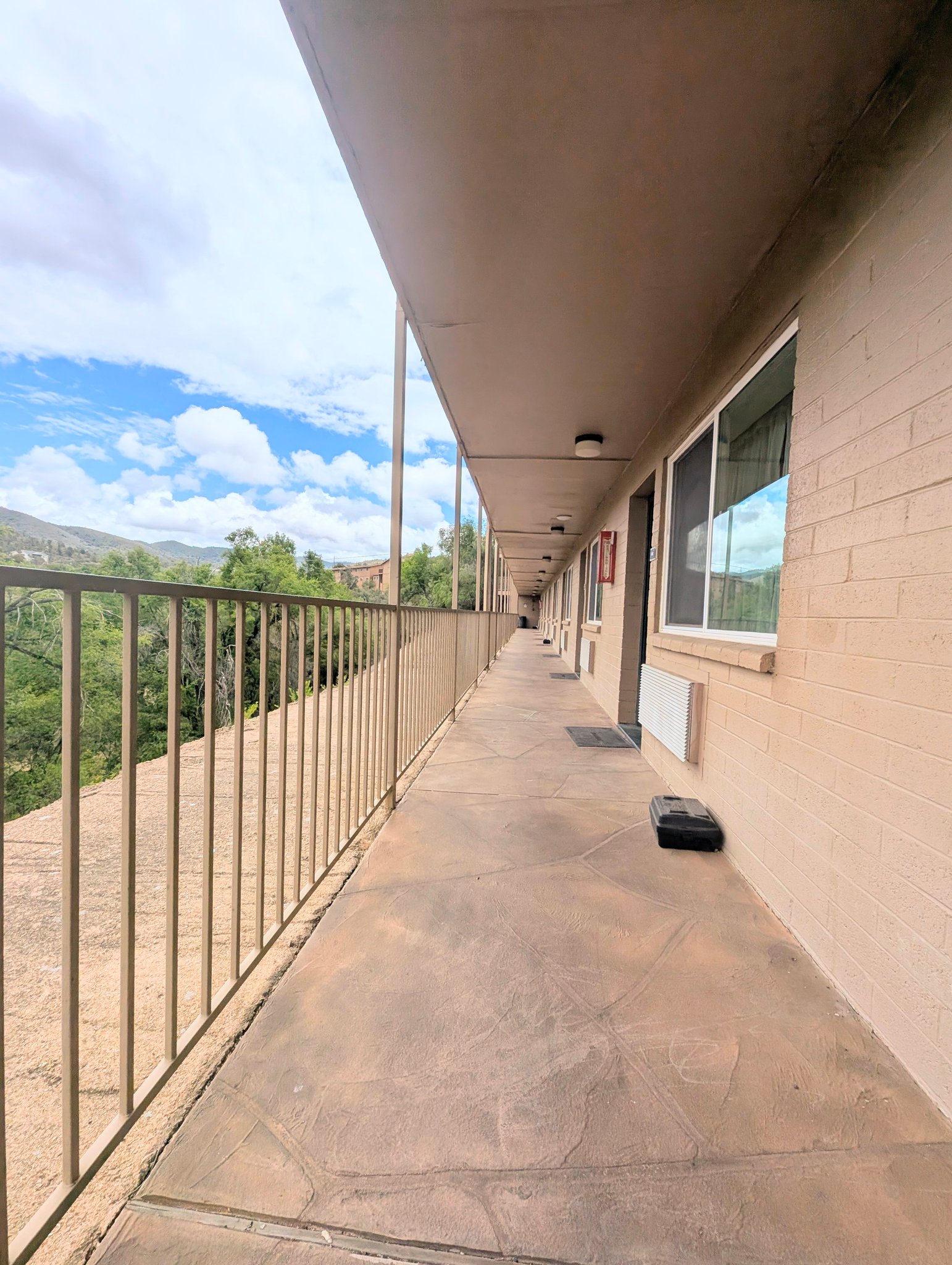 Prescott Apartment: 1317 E Gurley St