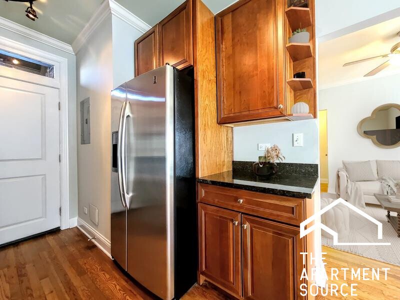 Chicago Apartment: 750 West Addison St.