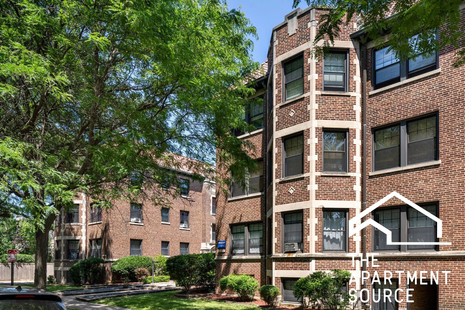 Evanston Apartment: 1319 Oak Ave