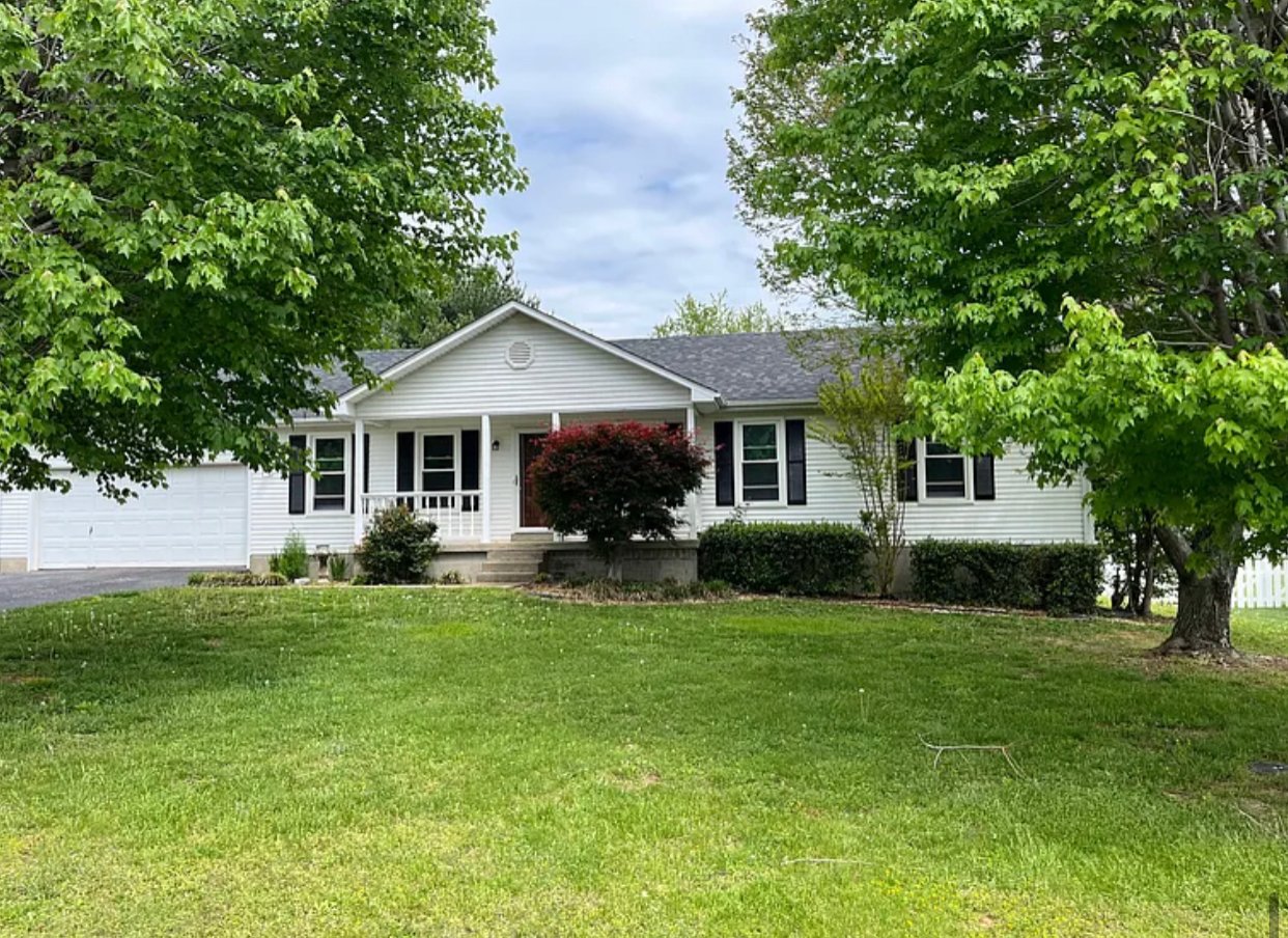 Bowling Green House: 178 Phelps Way