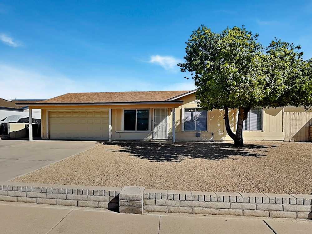 Phoenix Condo: 10902 W Montecito Ave